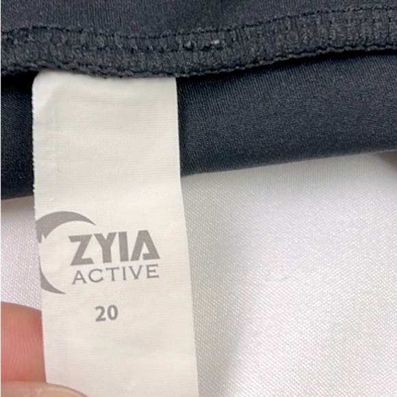 ZYIA Active Women’s 20 Brown Strap Deluxe Hi-Rise 7/8 Legging - Picture 3 of 8